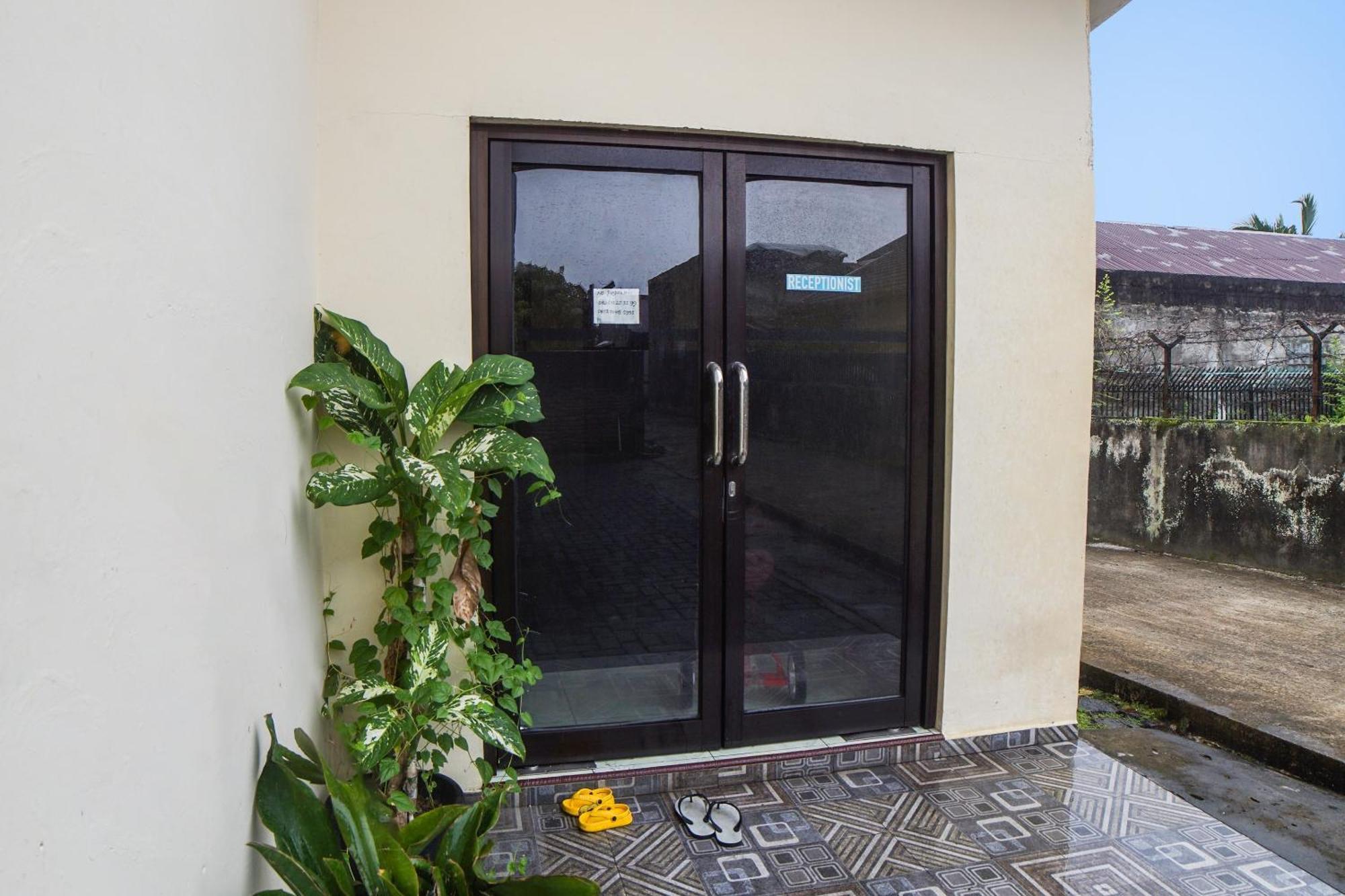 Oyo 92076 Sky Residence Cengkeh Medan Exterior photo
